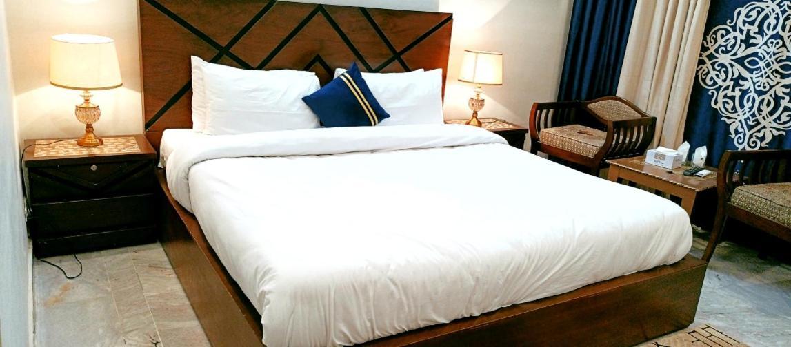 Bed & Breakfast Islamabad Hotel Buitenkant foto