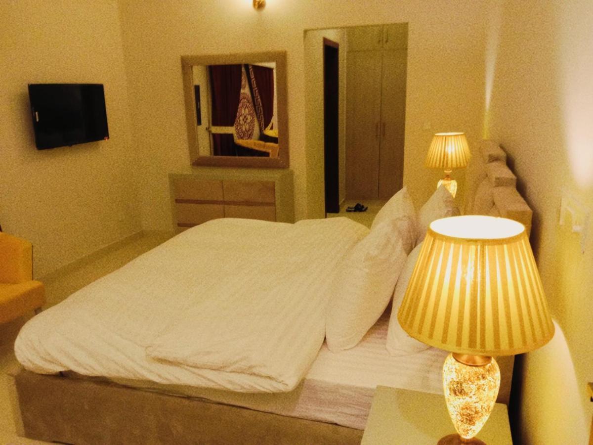 Bed & Breakfast Islamabad Hotel Buitenkant foto