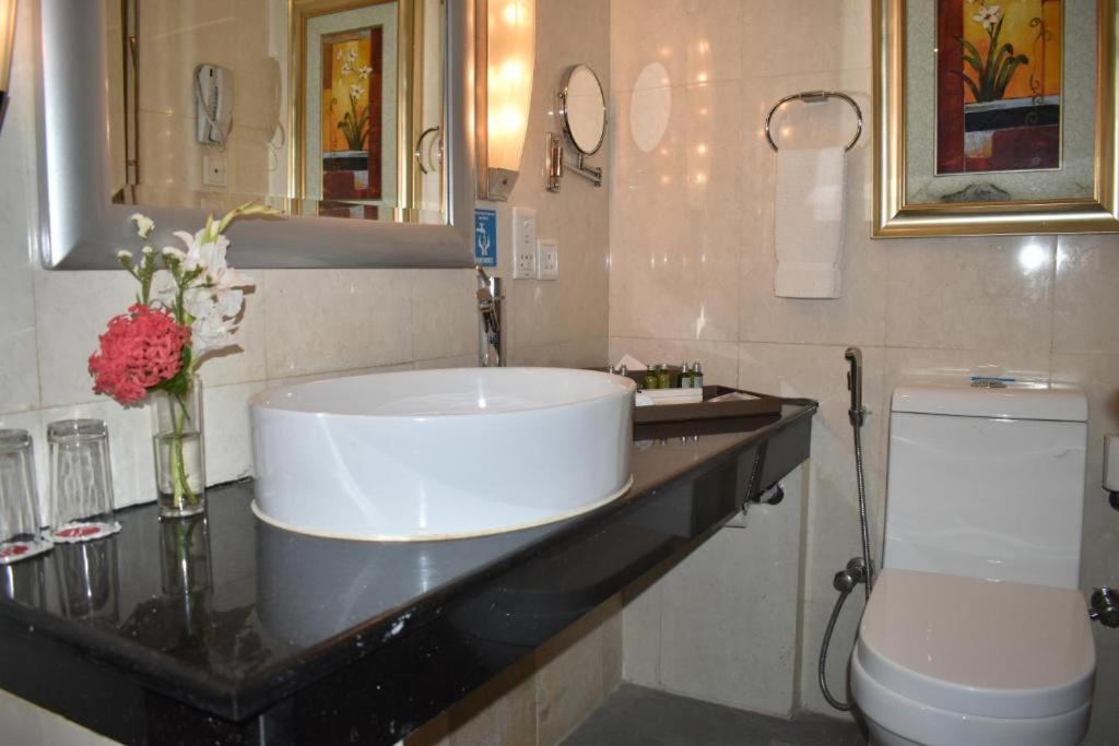 Bed & Breakfast Islamabad Hotel Buitenkant foto