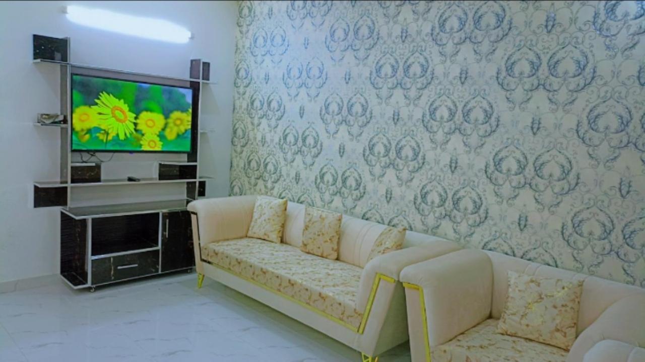 Bed & Breakfast Islamabad Hotel Buitenkant foto