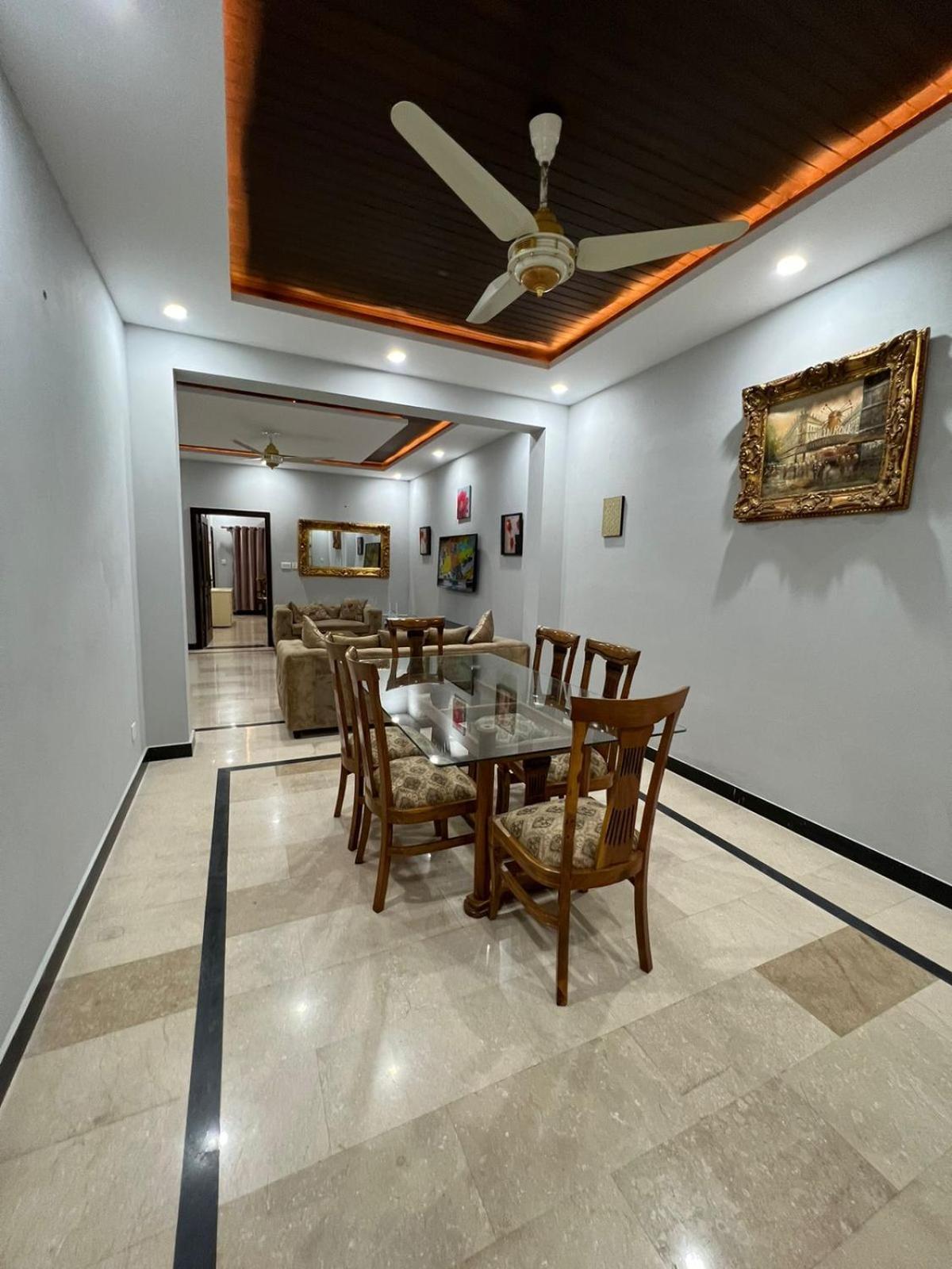 Bed & Breakfast Islamabad Hotel Buitenkant foto